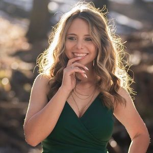 Meet your Posher, Angelina